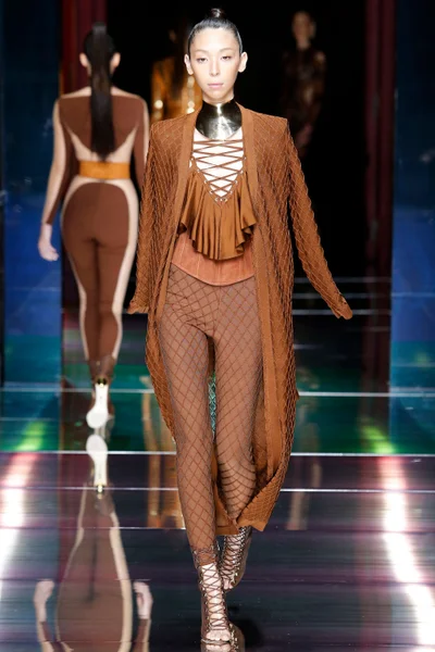 Look 17